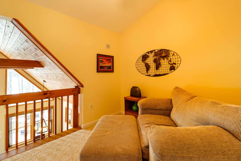 Lakefront Poconos Family Home w/ Pool Access