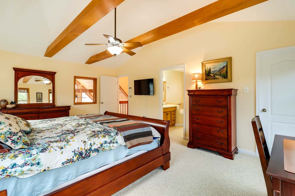 Lakefront Poconos Family Home w/ Pool Access