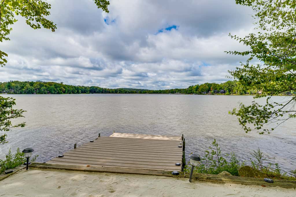 Lakefront Poconos Family Home w/ Pool Access