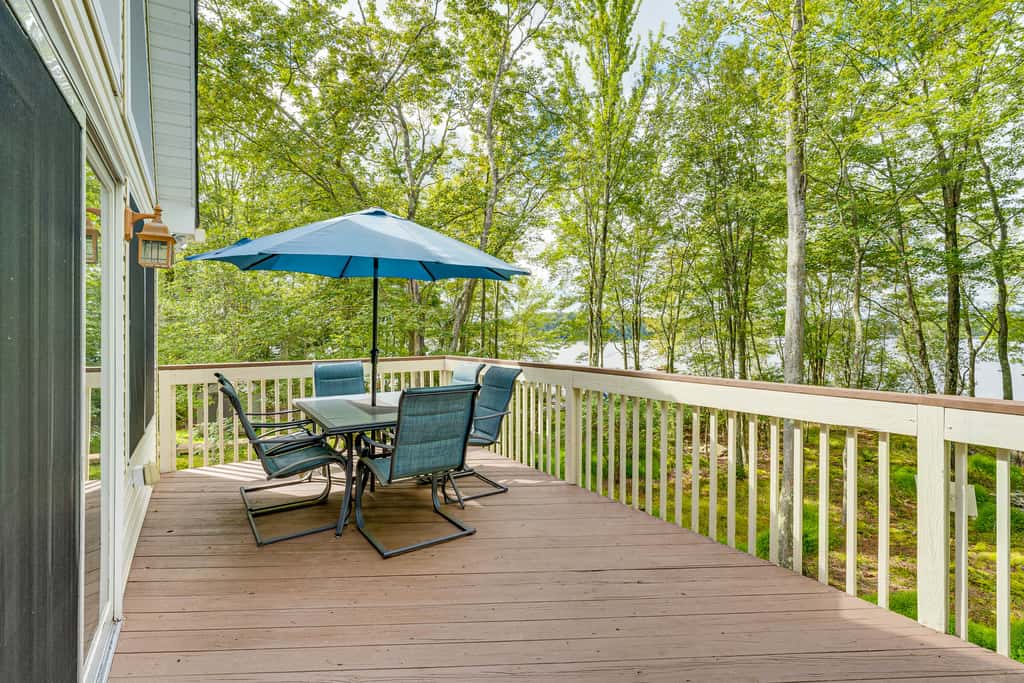 Lakefront Poconos Family Home w/ Pool Access