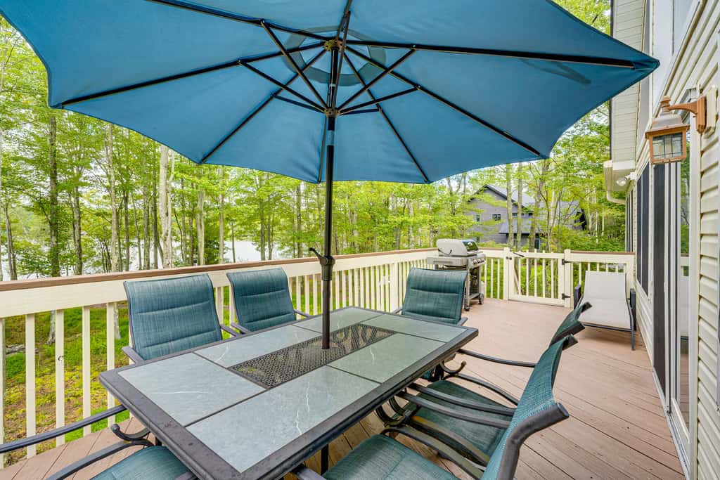 Lakefront Poconos Family Home w/ Pool Access
