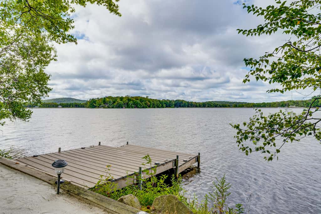 Lakefront Poconos Family Home w/ Pool Access