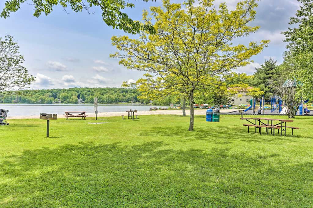 Lakefront Poconos Family Home w/ Pool Access