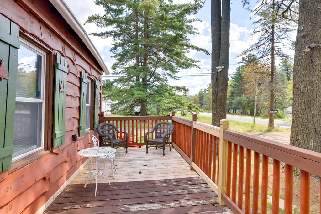Rustic Log Cabin Near Jack Frost and Lake Harmony