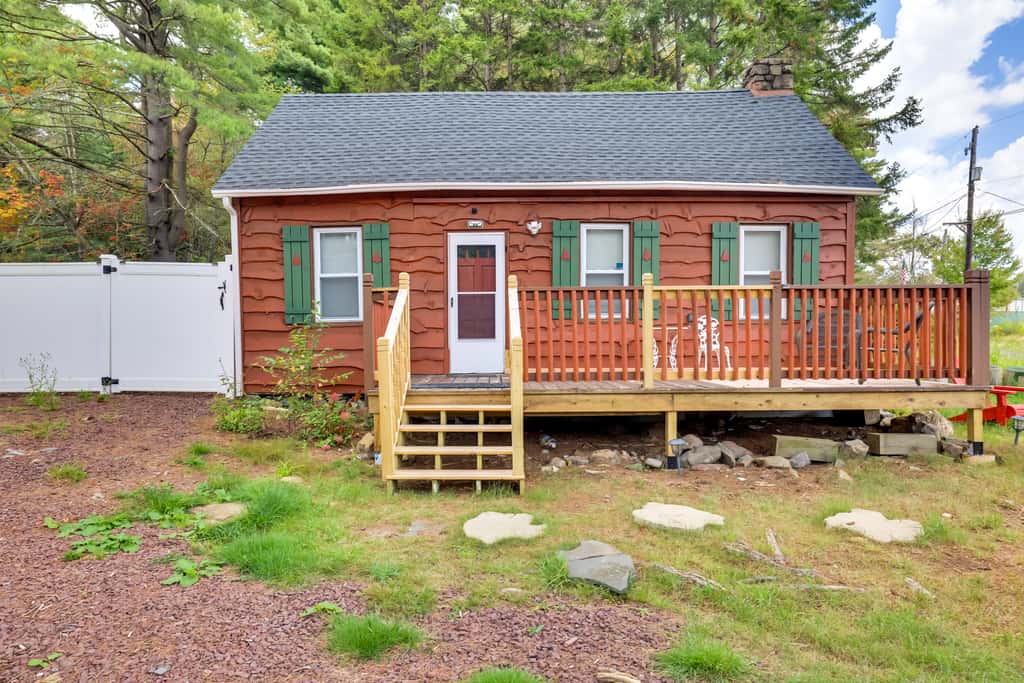 Rustic Log Cabin Near Jack Frost and Lake Harmony