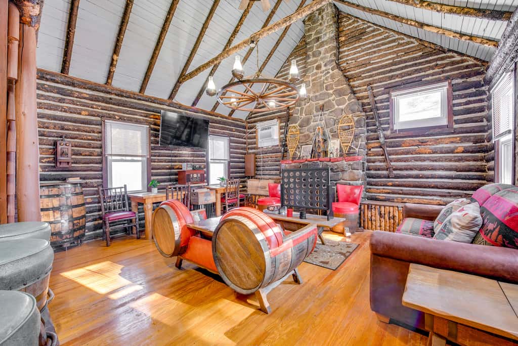 Rustic Log Cabin Near Jack Frost and Lake Harmony