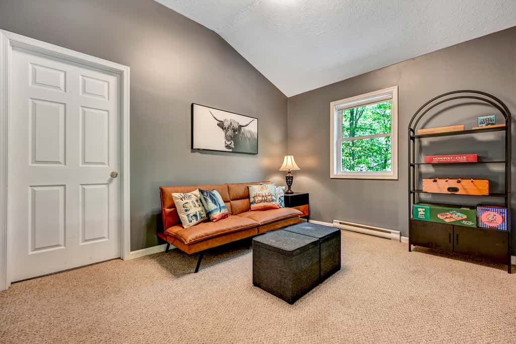 1 Mi to Beach: Pocono Lake Chalet w/ Decks