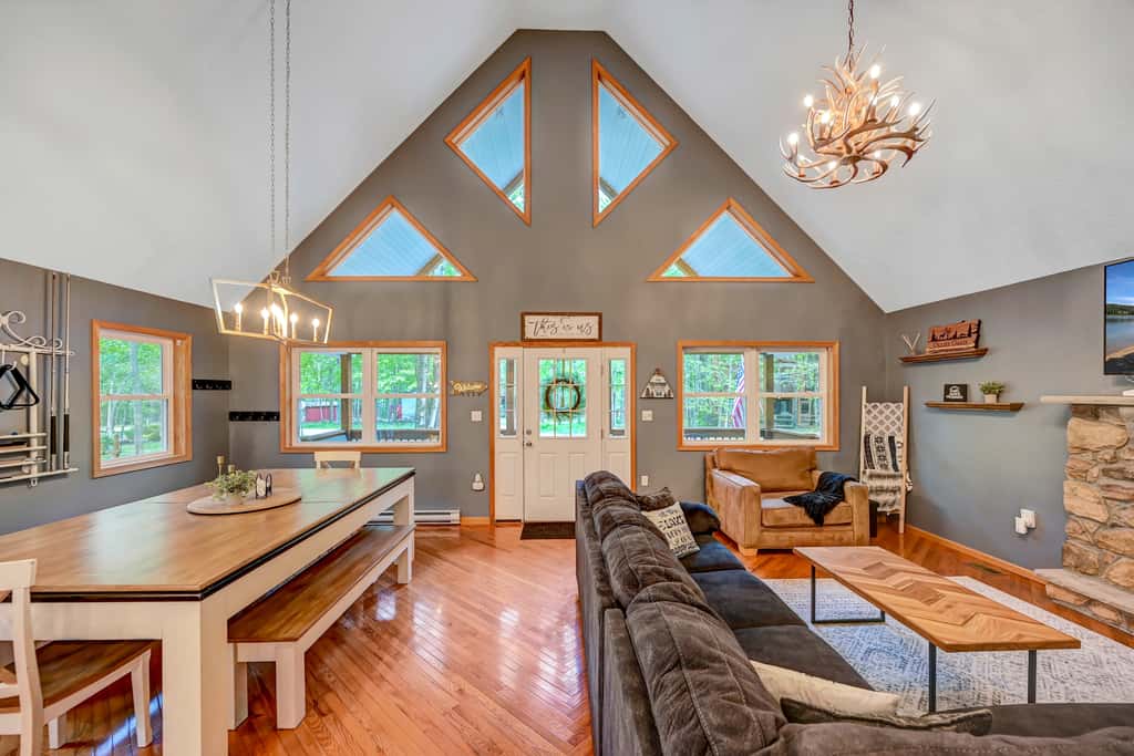 1 Mi to Beach: Pocono Lake Chalet w/ Decks