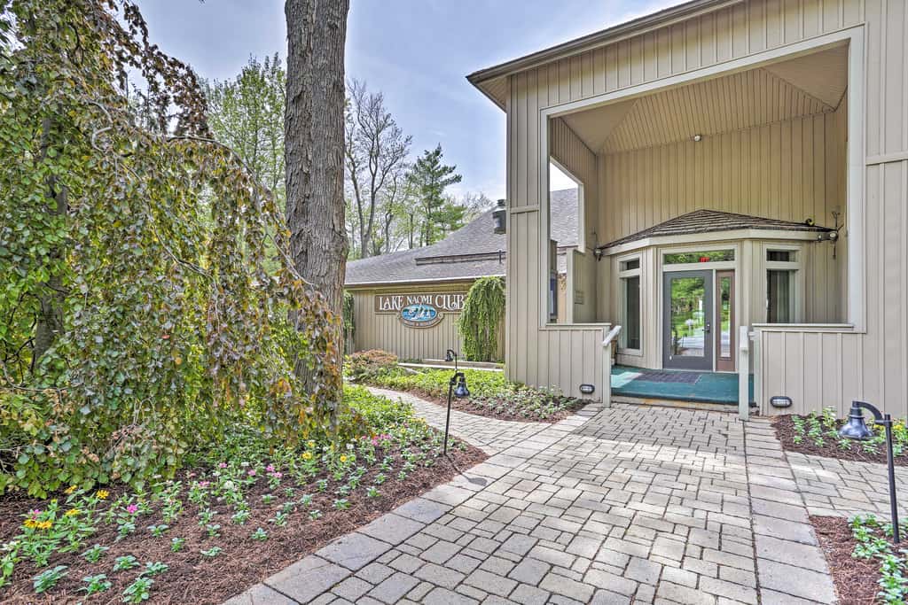 Game Room & Fire Pit: Chic Pocono Pines Home!
