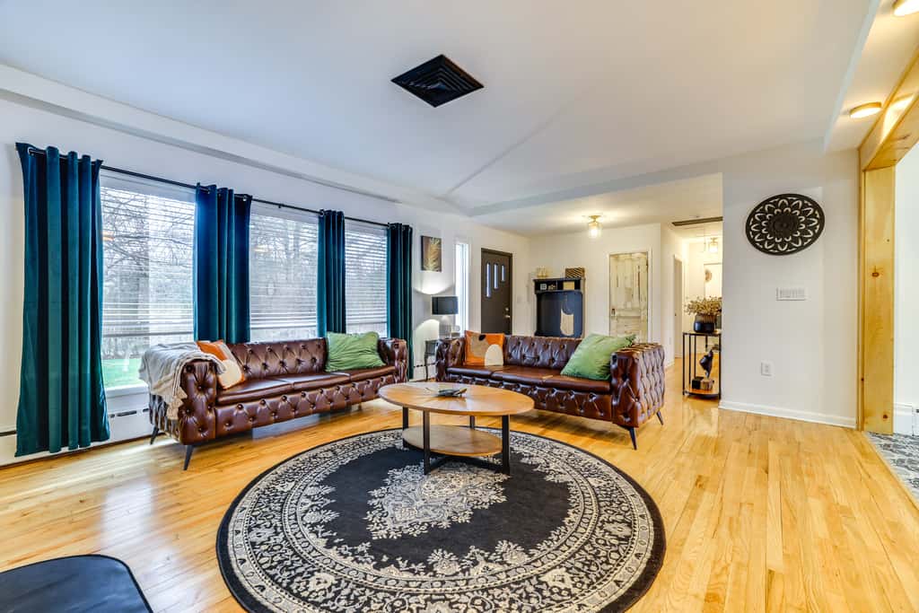 Game Room & Hot Tub! Cresco Family Home