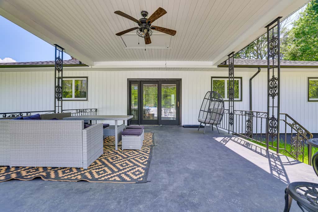Game Room & Hot Tub! Cresco Family Home