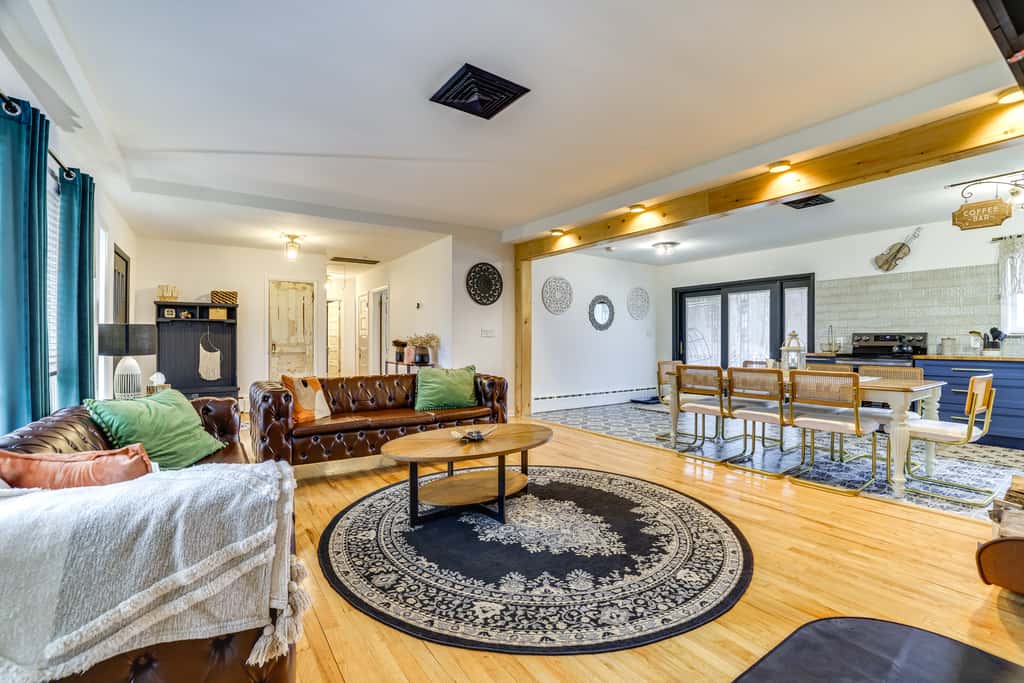 Game Room & Hot Tub! Cresco Family Home