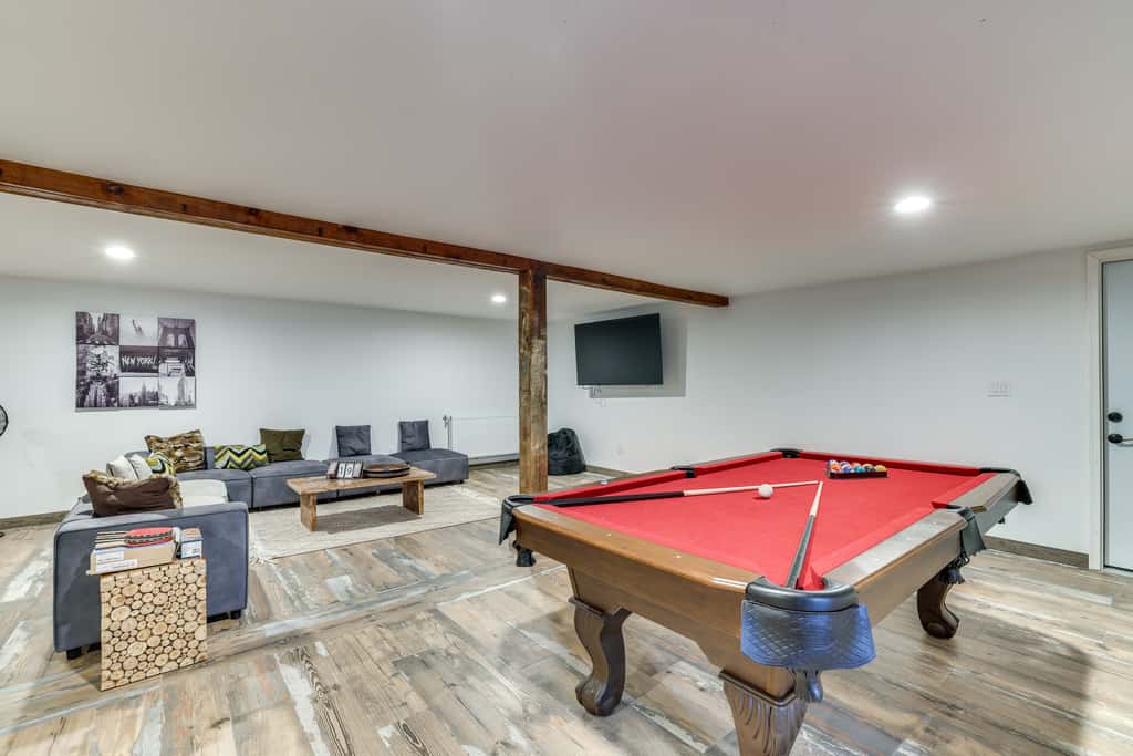 Game Room & Hot Tub! Cresco Family Home