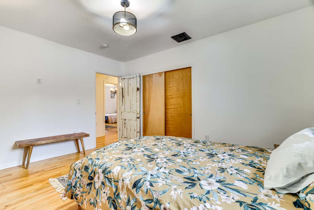 Game Room & Hot Tub! Cresco Family Home