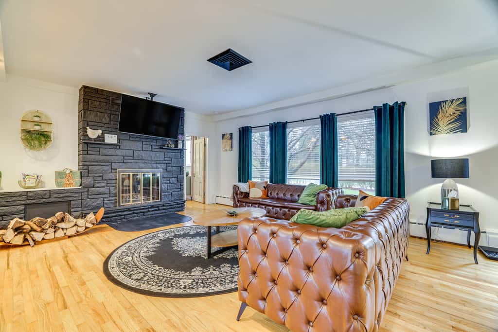 Game Room & Hot Tub! Cresco Family Home