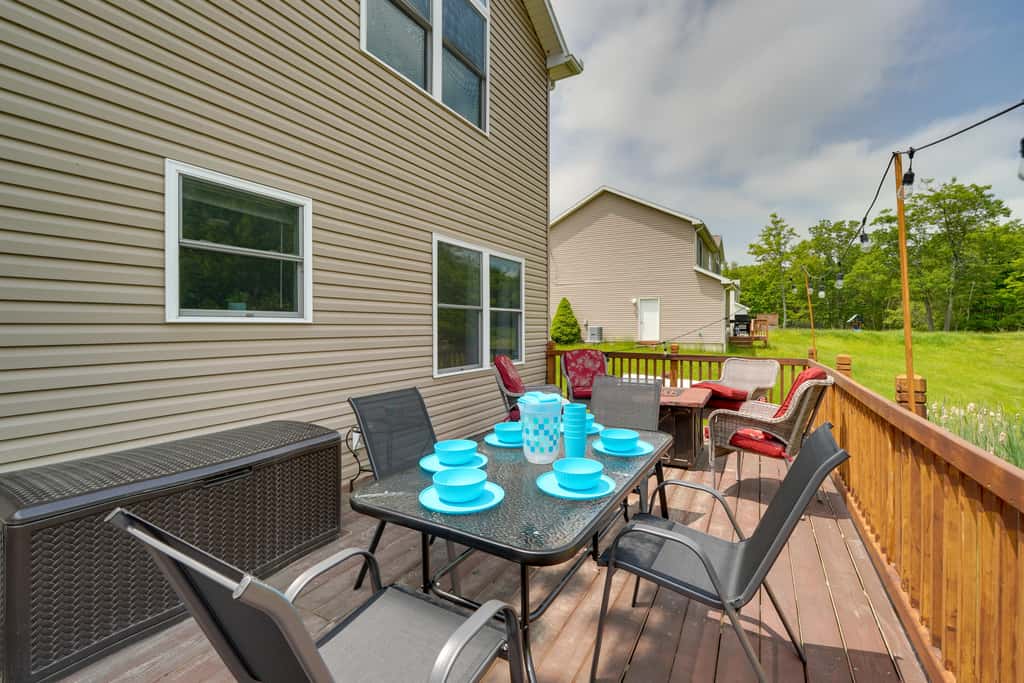 1 Mi to Lakes: Family Pocono Home w/ Yard & Deck!