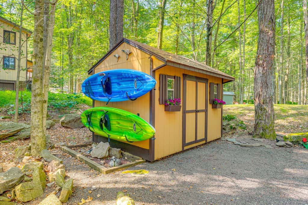 Game Room & Hot Tub: ‘Pine Bear' Pocono Lake Cabin