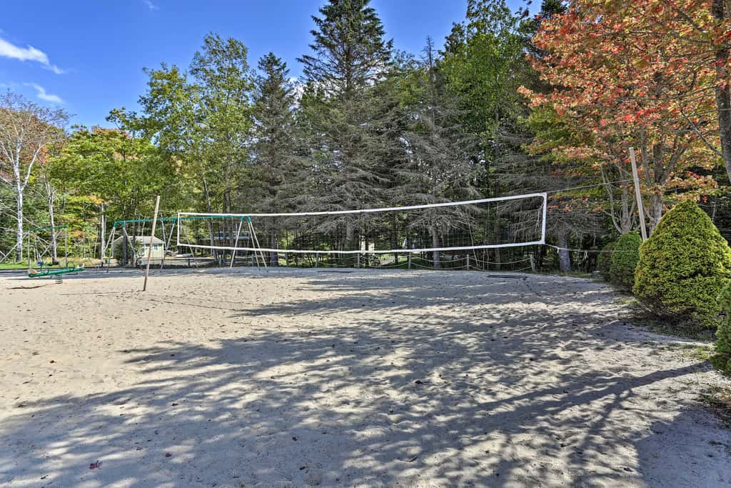 Game Room & Hot Tub: ‘Pine Bear' Pocono Lake Cabin