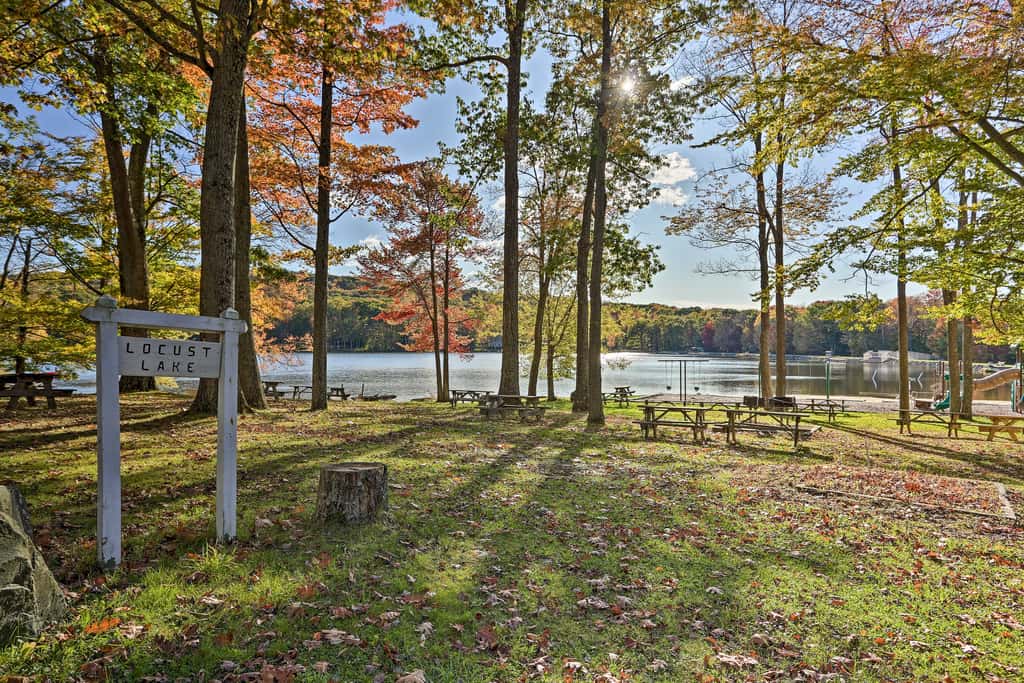 Game Room & Hot Tub: ‘Pine Bear' Pocono Lake Cabin