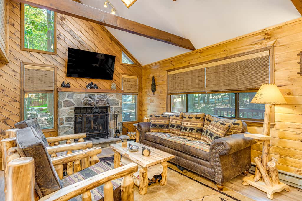 Game Room & Hot Tub: ‘Pine Bear' Pocono Lake Cabin