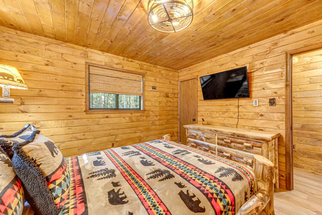 Game Room & Hot Tub: ‘Pine Bear' Pocono Lake Cabin