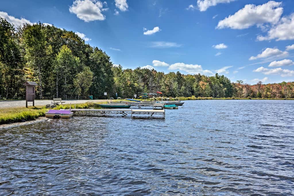 Game Room & Hot Tub: ‘Pine Bear' Pocono Lake Cabin