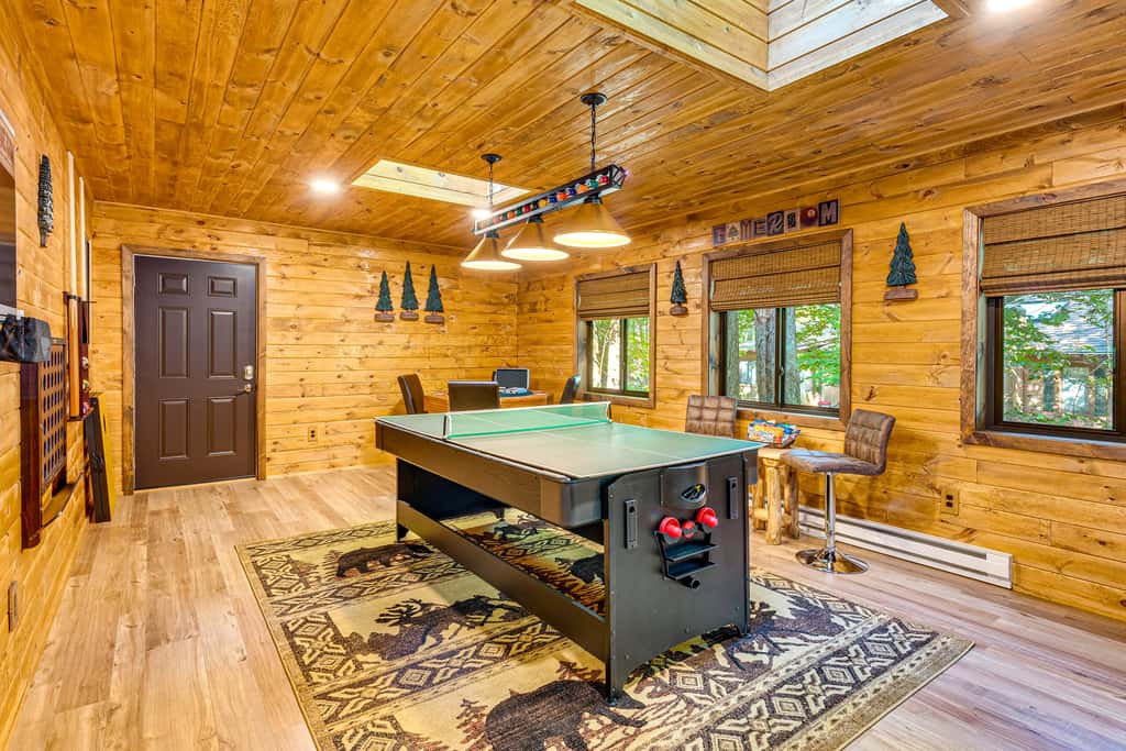 Game Room & Hot Tub: ‘Pine Bear' Pocono Lake Cabin