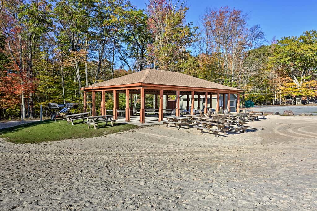 Game Room & Hot Tub: ‘Pine Bear' Pocono Lake Cabin