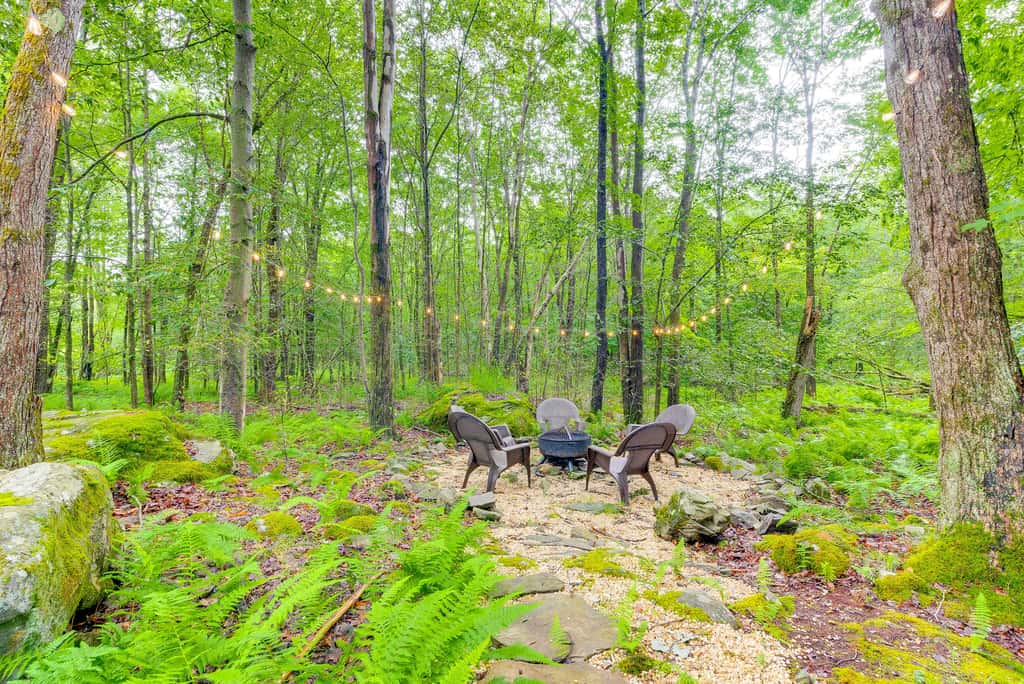 Deck & Fire Pit: Pet-Friendly Pocono Lake Abode!
