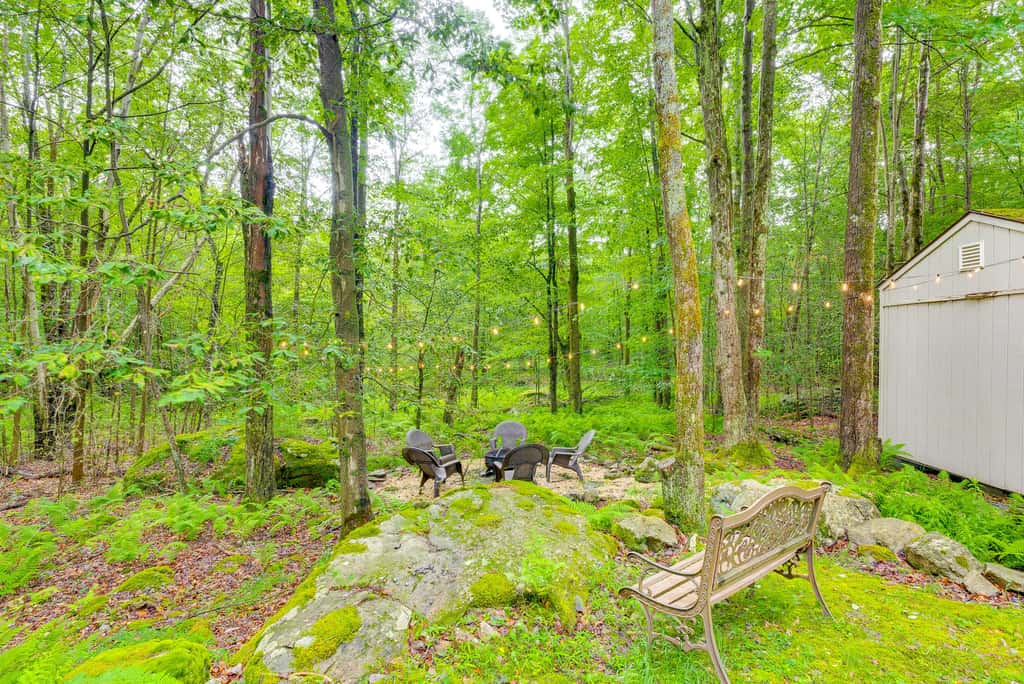 Deck & Fire Pit: Pet-Friendly Pocono Lake Abode!