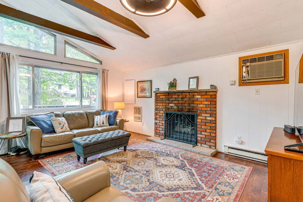 Deck & Fire Pit: Pet-Friendly Pocono Lake Abode!