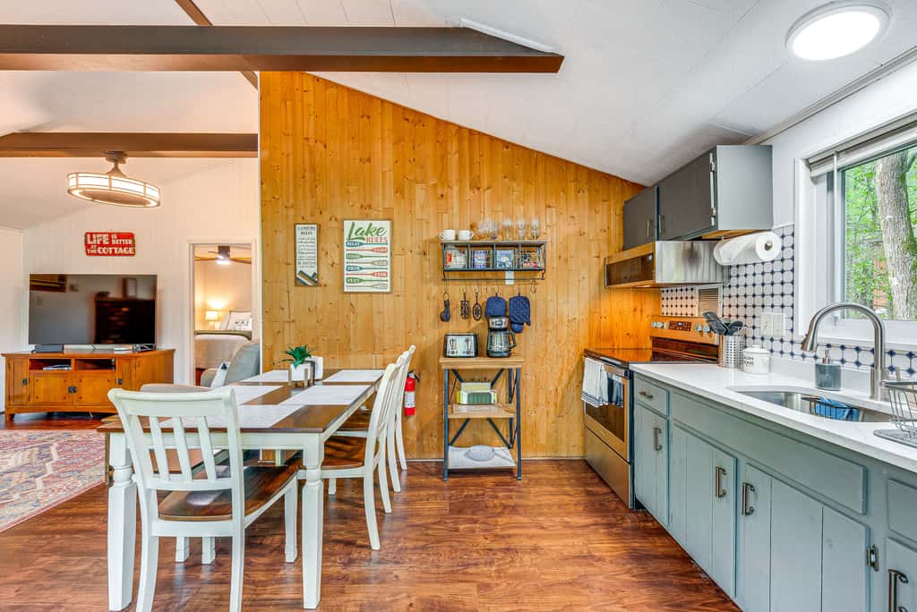 Deck & Fire Pit: Pet-Friendly Pocono Lake Abode!