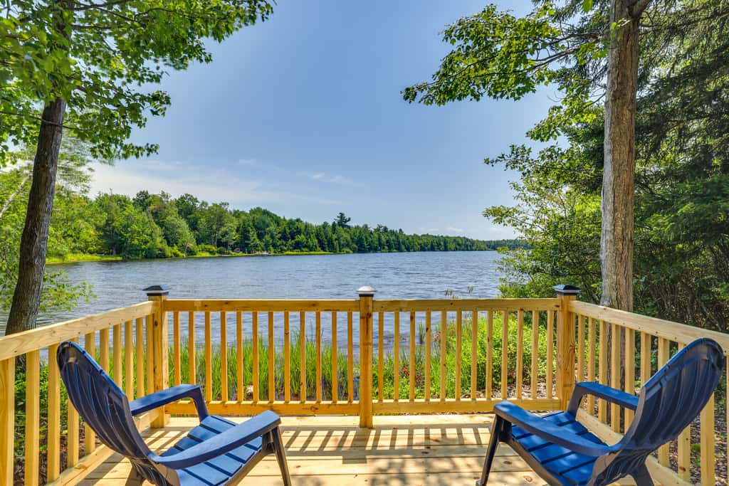 Private Hot Tub: Lakefront Poconos Home!
