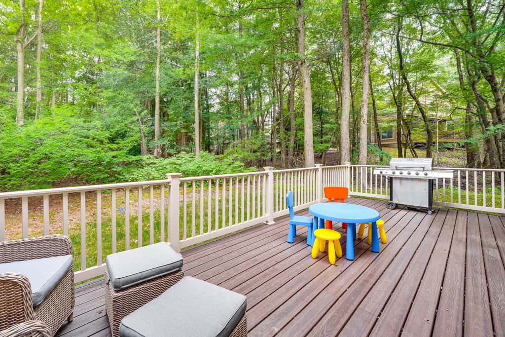 Tannersville Resort Home w/ Deck & Gas Grill!