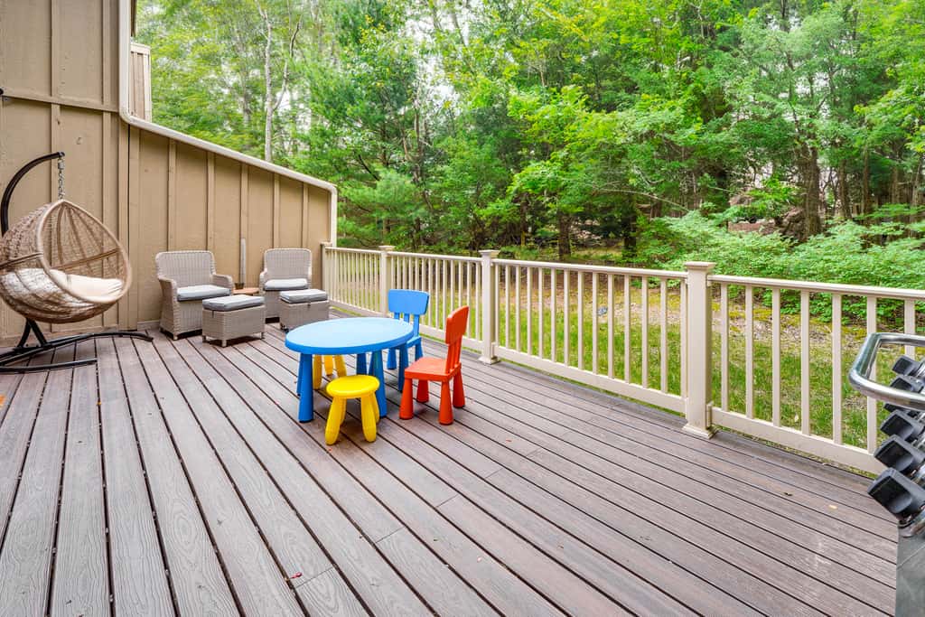 Tannersville Resort Home w/ Deck & Gas Grill!