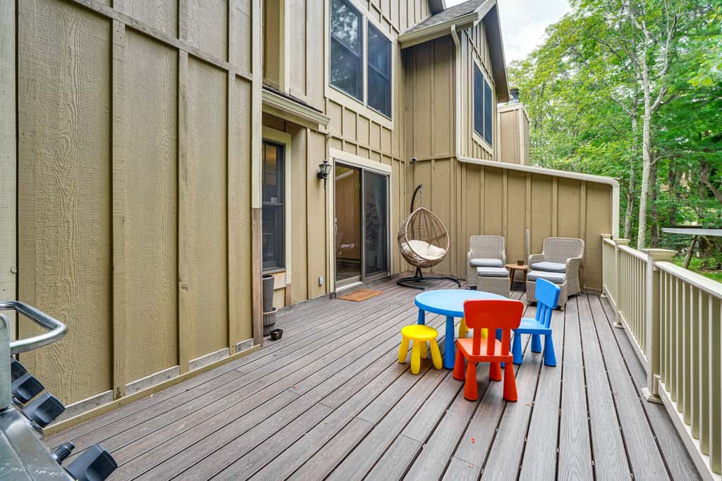 Tannersville Resort Home w/ Deck & Gas Grill!