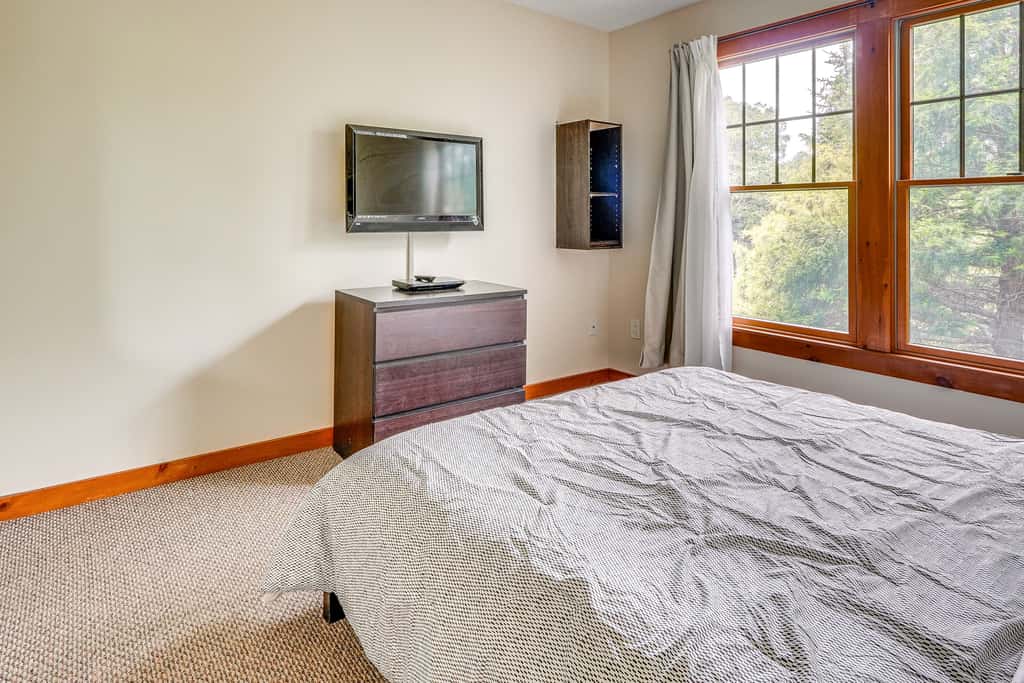 Tannersville Resort Home w/ Deck & Gas Grill!