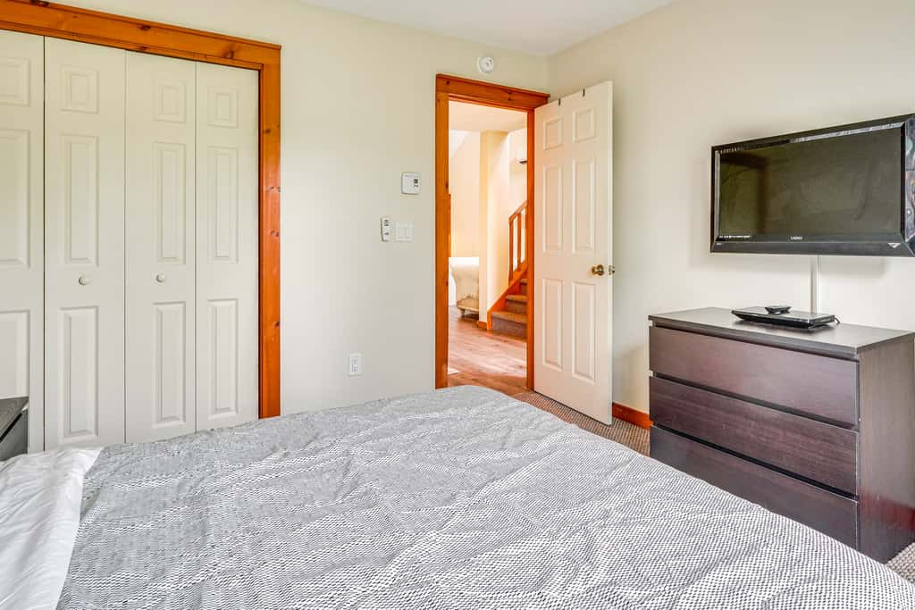 Tannersville Resort Home w/ Deck & Gas Grill!