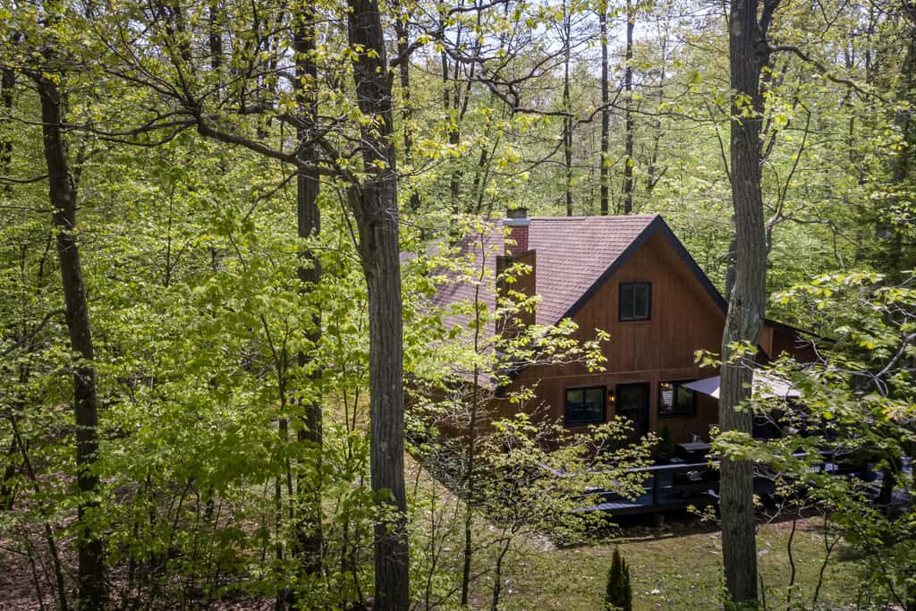 Private Hot Tub & Game Room: Pocono Family Cabin!