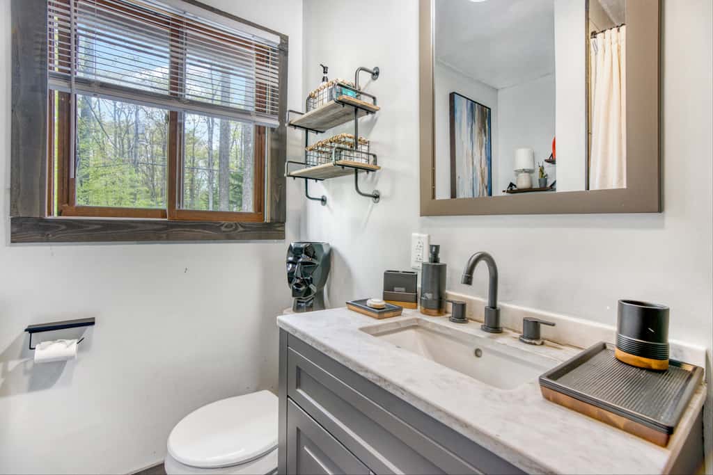 Private Hot Tub & Game Room: Pocono Family Cabin!