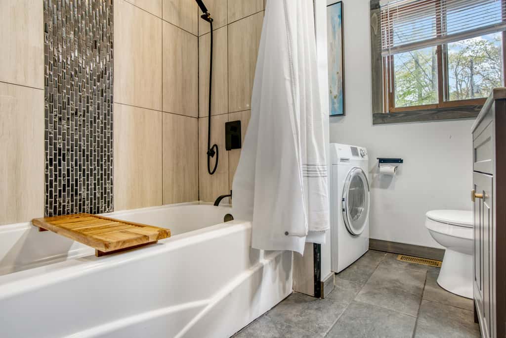 Private Hot Tub & Game Room: Pocono Family Cabin!
