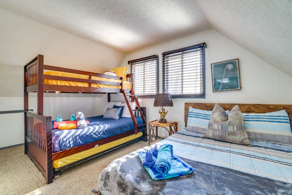 Private Hot Tub & Game Room: Pocono Family Cabin!
