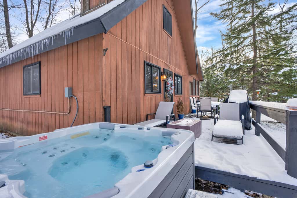 Private Hot Tub & Game Room: Pocono Family Cabin!