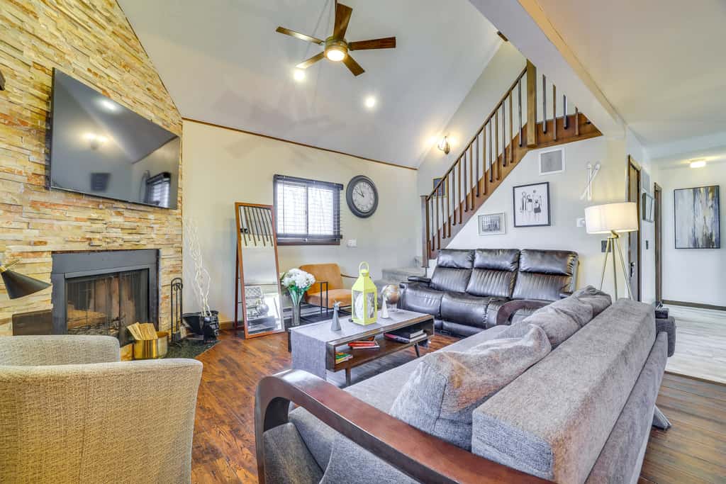 Private Hot Tub & Game Room: Pocono Family Cabin!