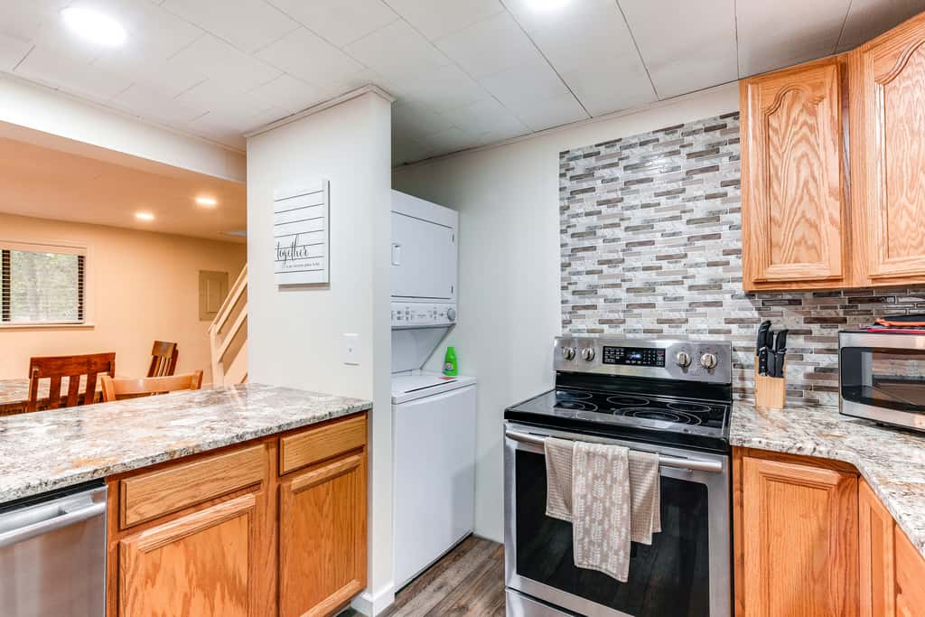 Home w/ Hot Tub & Arrowhead Lake Community Perks!
