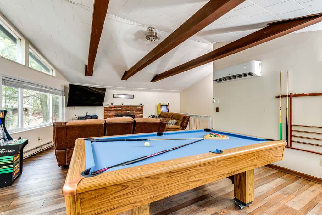 Home w/ Hot Tub & Arrowhead Lake Community Perks!