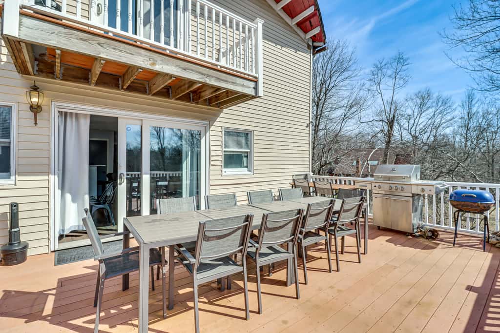 Fire Pit + Game Room: Spacious Poconos Retreat!