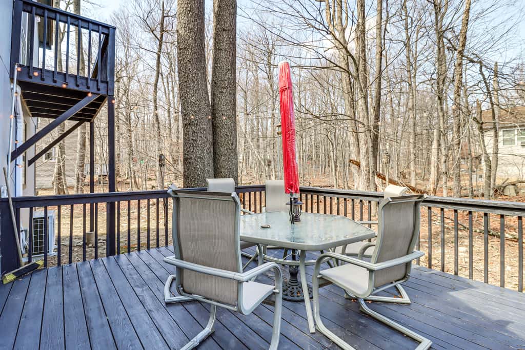 3 Mi to Tobyhanna State Park: Home w/ Serene Deck!