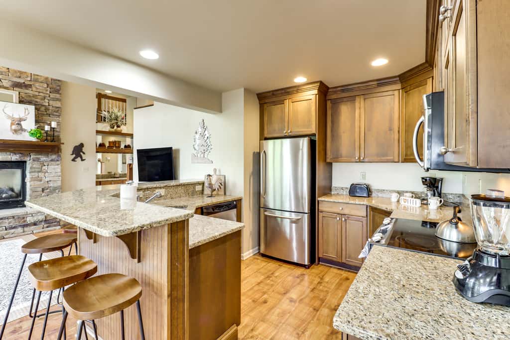 < 1 Mi to Big Boulder Mtn! Home w/ Hot Tub & Deck