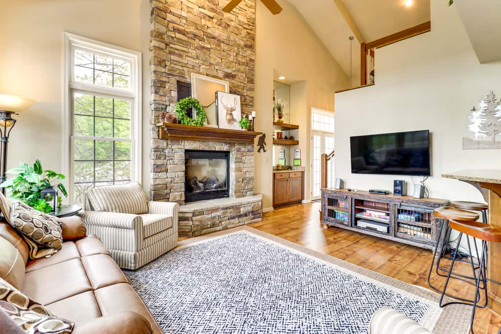 < 1 Mi to Big Boulder Mtn! Home w/ Hot Tub & Deck